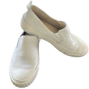 Caprice Womens Leather White Slip-On Sneakers Size 10 Like New Removable Inserts